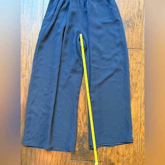 THEORY Women’s Draped Jumpsuit Navy 100% Silk Cropped Travel - Picture 7 of 9